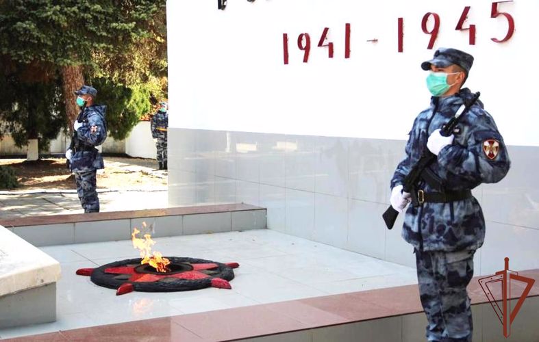 Военнослужащие Росгвардии на Кубани почтили память жертв фашизма