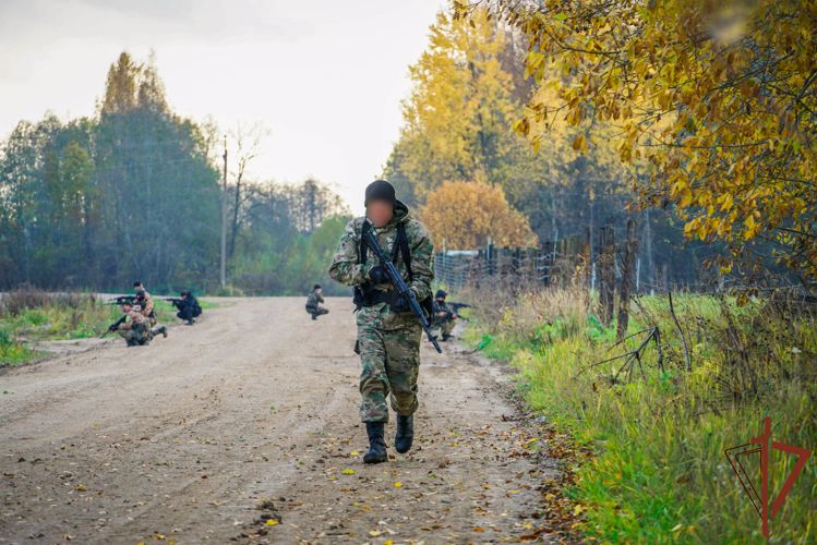 Полевой выход ОМОН Росгвардии проходит в Новгородской области  