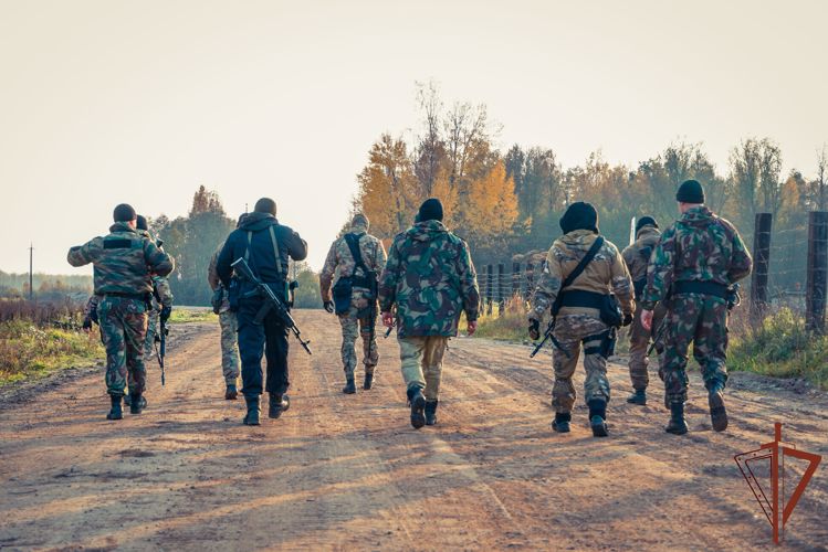 Полевой выход ОМОН Росгвардии проходит в Новгородской области  
