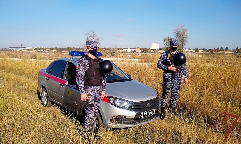 Нарядом вневедомственной охраны Росгвардии в Крыму задержаны подозреваемые в сбыте крупной партии наркотиков