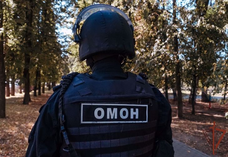 При содействии Росгвардии в Новосибирске задержаны подозреваемые в сбыте фальшивых денег