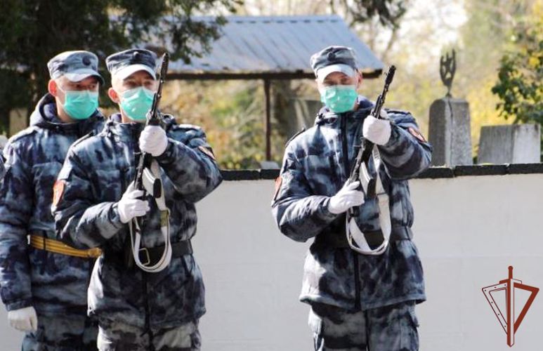 Военнослужащие Росгвардии на Кубани почтили память жертв фашизма