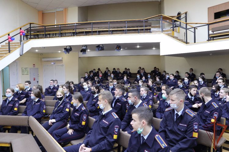 Росгвардейцы провели лекцию по безопасности в столичном Юридическом колледже