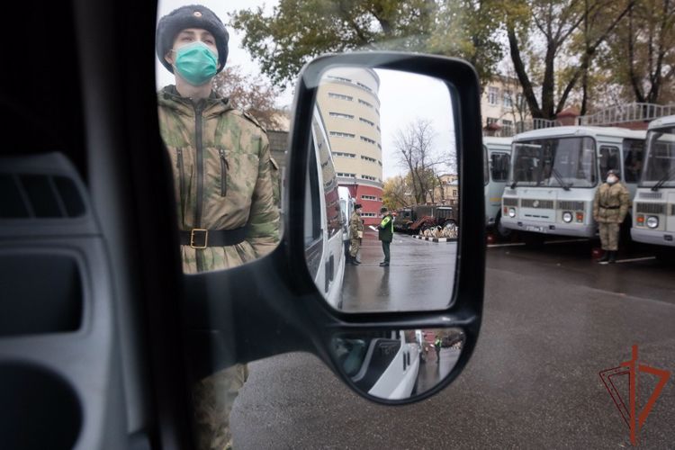 Для водителей Росгвардии проведен показной технический смотр транспортных средств
