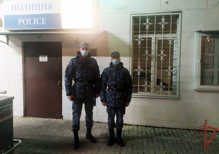 Военнослужащие Росгвардии задержали  на железнодорожном вокзале Сочи подозреваемого в хранении наркотиков