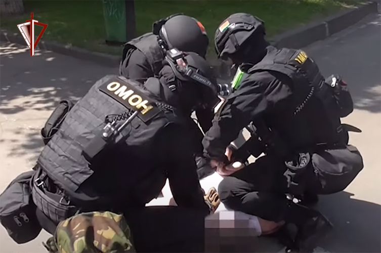 При содействии брянского ОМОН Росгвардии задержан подозреваемый в незаконном хранении оружия и боеприпасов