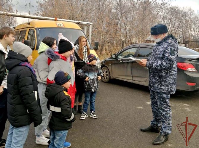 На Южном Урале сотрудники Росгвардии провели экскурсии для ребят из социального центра