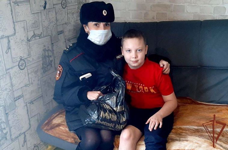 Благотворительную акцию ко Дню ребёнка провели росгвардейцы на Южном Урале