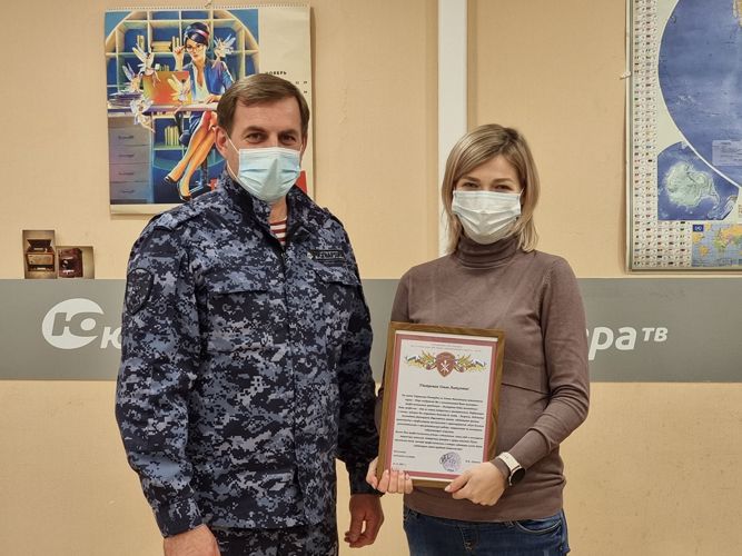 На Урале представители Росгвардии поздравили журналистов со Всемирным днем телевидения