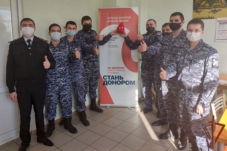 Росгвардейцы поддержали донорскую акцию в Краснодаре