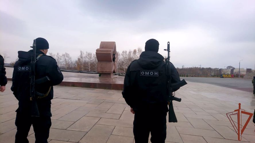 Росгвардейцы приняли участие в перезахоронении останков погибшего фронтового летчика