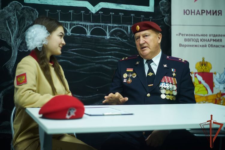 Ветеран воронежского СОБР Росгвардии стал участником проекта «Диалоги с Героями»