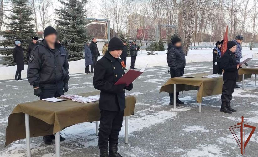 В день рождения генерала Комаровского 70 тюменских школьников посвятили в кадеты Росгвардии (видео)