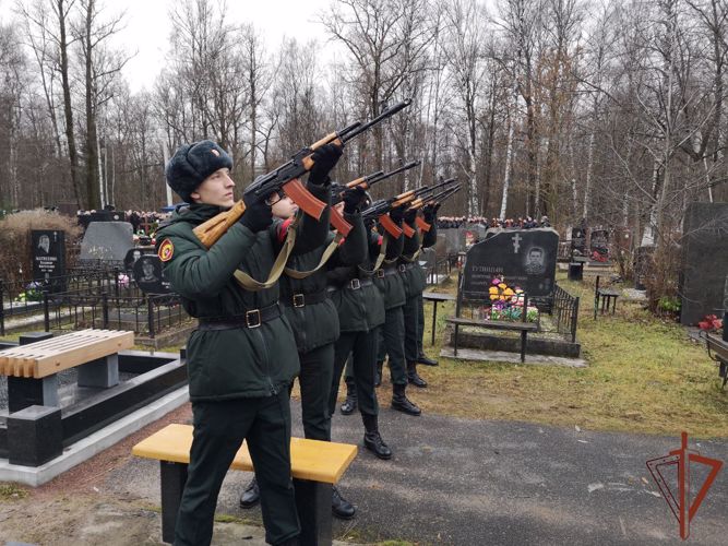 В Санкт-Петербурге простились с погибшим офицером СОБР Росгвардии (Видео) 