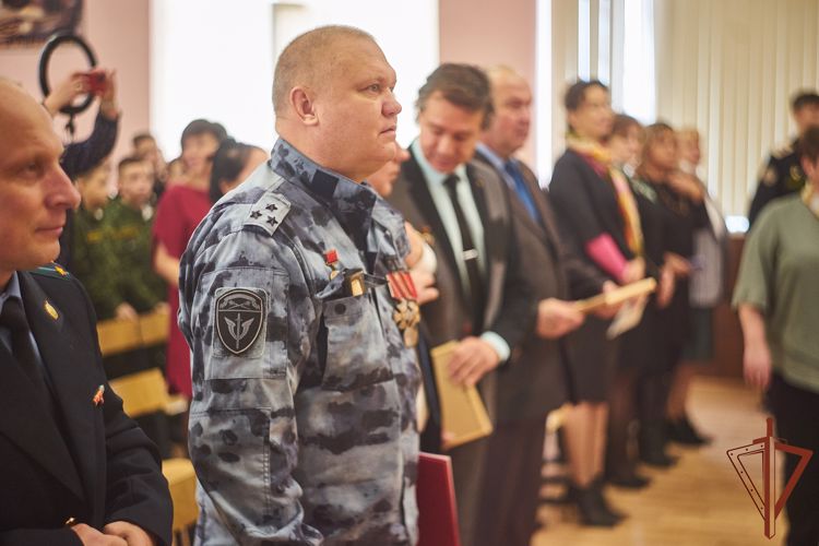 Офицеры Росгвардии поздравили коллектив Михайловского кадетского корпуса с днём его образования