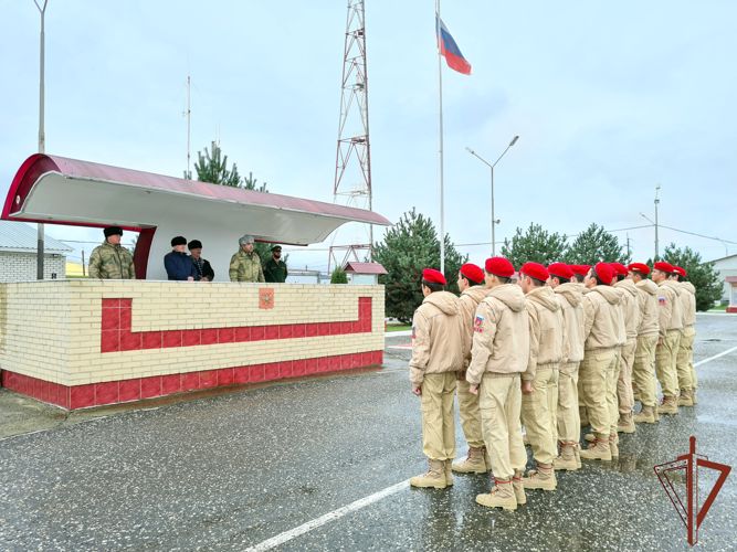 В Урус-Мартане в полку Росгвардии состоялся День призывника