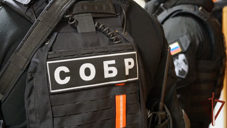 При участии СОБР Росгвардии в Архангельской области пресечено проведение нелегальных азартных игр 