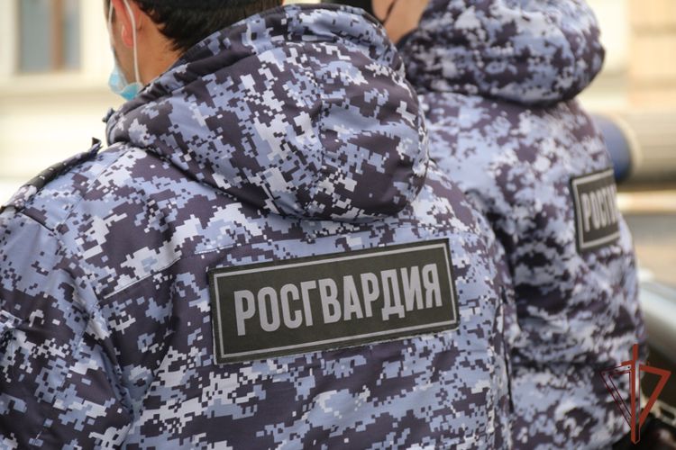 Подозреваемый в ограблении задержан росгвардейцами в Петербурге 