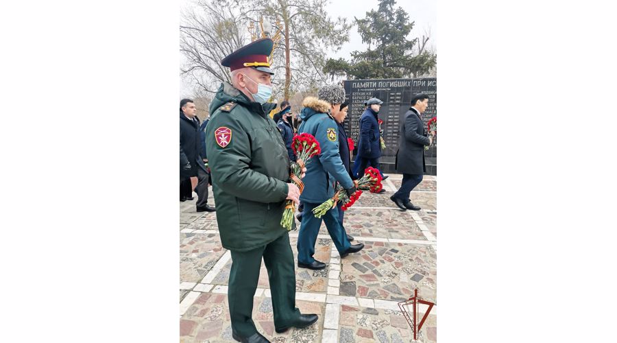В КАЛМЫКИИ РОСГВАРДЕЙЦЫ ПРИНЯЛИ УЧАСТИЕ В ПАМЯТНОМ МЕРОПРИЯТИИ