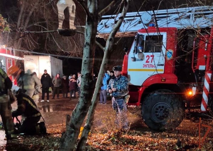 Росгвардейцы оказали помощь в ликвидации пожара в многоквартирном доме в Энгельсе