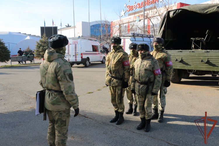 Росгвардия и МЧС провели совместное пожарно-тактическое учение в Астрахани
