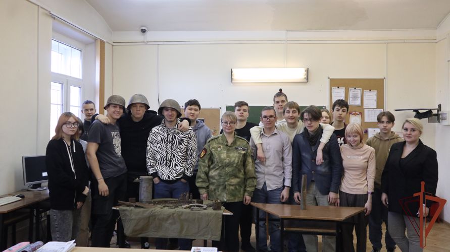 Более 150 «Уроков мужества» провели сотрудники Росгвардии в Подмосковье в 2021 году