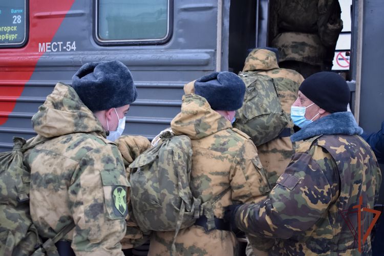 Первые команды призывников отправились из военкоматов в воинские части Росгвардии