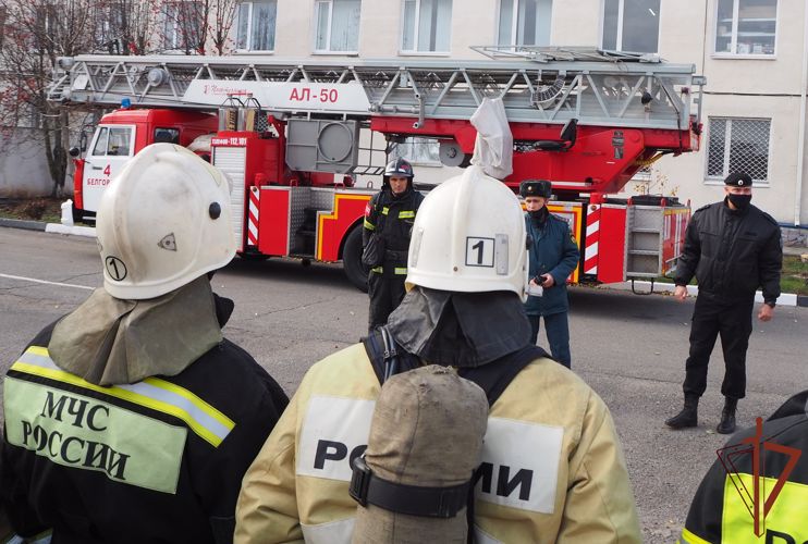 Совместные противопожарные учения Росгвардии и МЧС прошли в Белгороде