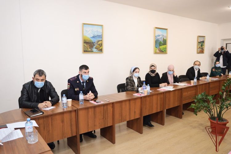 Вопросы профилактики экстремизма обсудили в Грозном при участии представителей Росгвардии