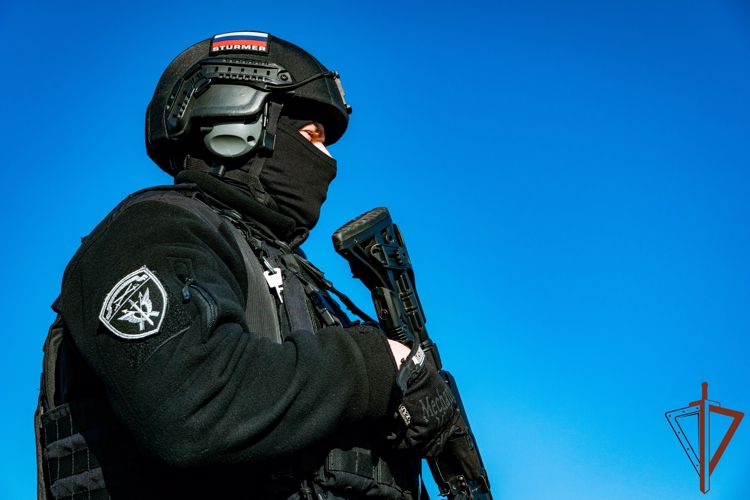 При содействии Росгвардии в Новгороде пресечена деятельность по фиктивной постановке на учёт иностранцев