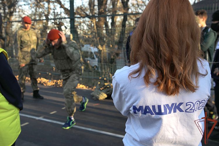 Военный оркестр поздравил участников форума «Машук-2021» с завершением очередной смены