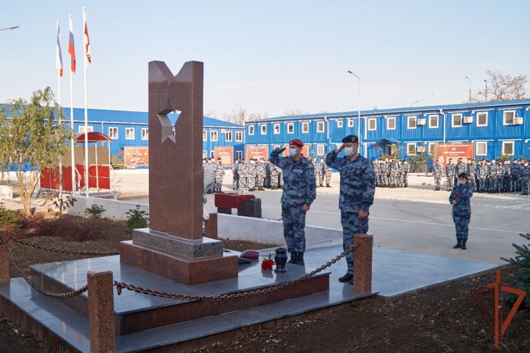 Росгвардейцы Южного округа почтили память боевых товарищей