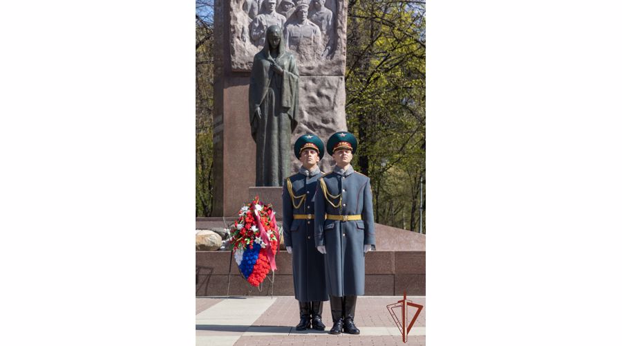 19 ЛЕТ НАЗАД В МОСКВЕ БЫЛ ОТКРЫТ ПАМЯТНИК «ВОИНАМ ВНУТРЕННИХ ВОЙСК»