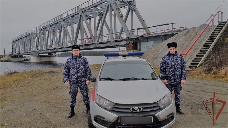 Упавшего в воду юношу спасли росгвардейцы в Карелии