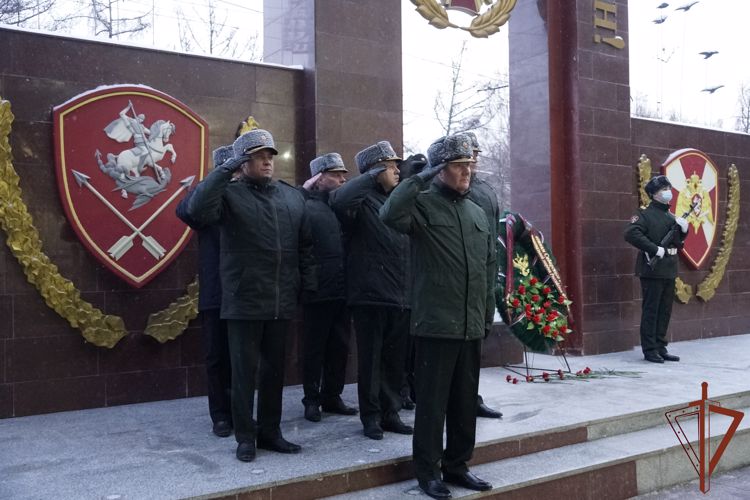 День героев Отечества отметили в Сибирском округе Росгвардии (фото, видео)