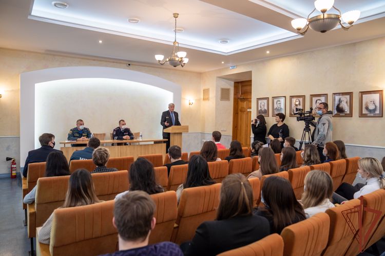 День героев Отечества отметили в Сибирском округе Росгвардии (фото, видео)
