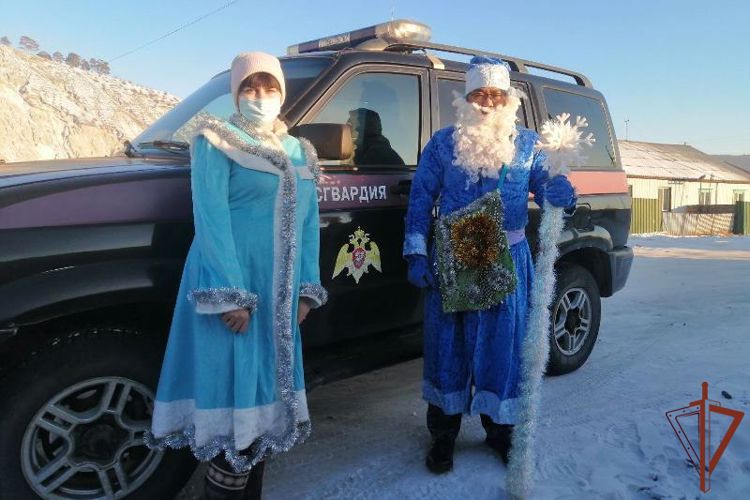 В Бурятии стартовала акция Росгвардии «Дед Мороз специального назначения»