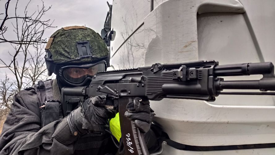 Крымским телезрителям показали тренировки бойцов севастопольского СОБР Росгвардии (видео)