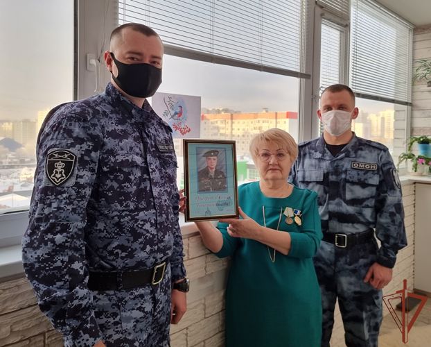 Росгвардия провела в Югре памятные мероприятия в ознаменование Дня героев Отечества