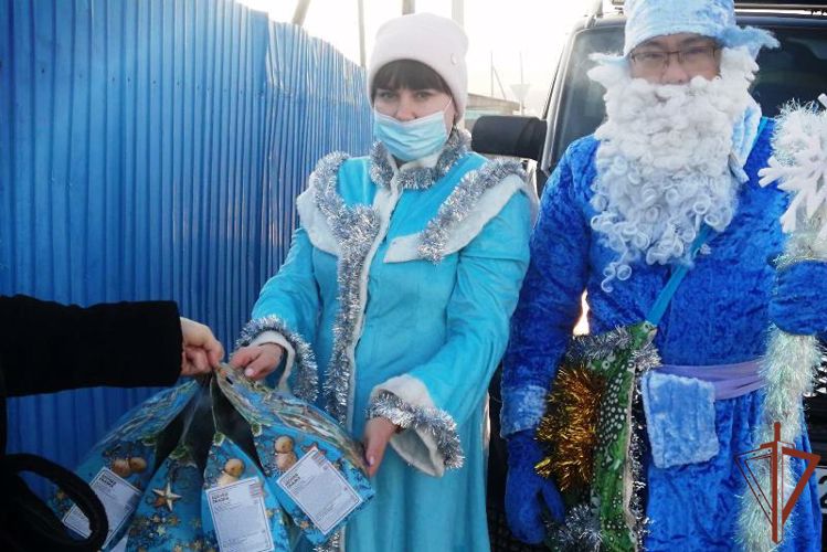 В Бурятии стартовала акция Росгвардии «Дед Мороз специального назначения»