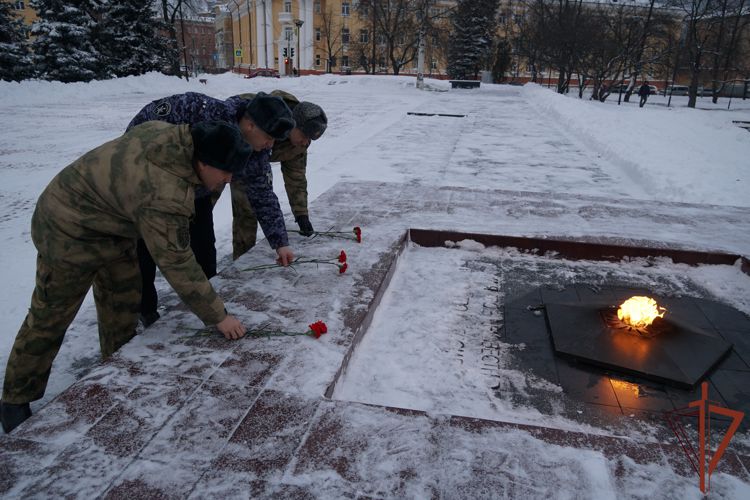 В Северо-Западном округе росгвардейцы почтили память неизвестного солдата