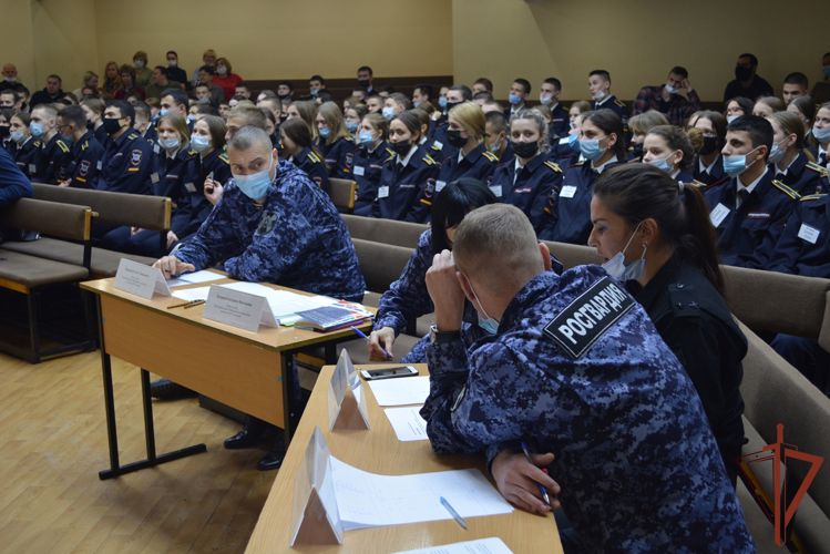 Столичные росгвардейцы приняли участие в правовой викторине
