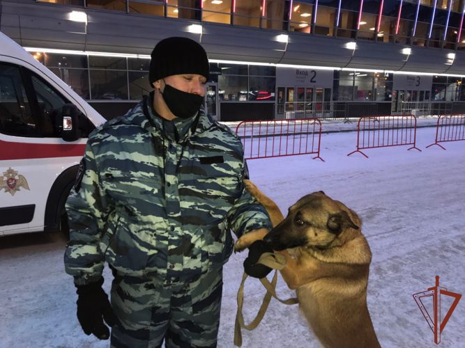Росгвардия обеспечила правопорядок во время проведения матча Континентальной хоккейной лиги в Екатеринбурге 