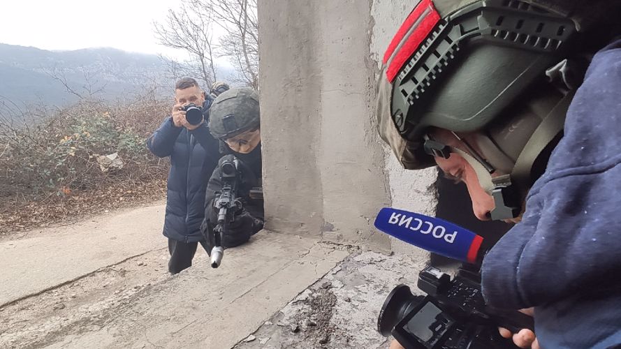Крымским телезрителям показали тренировки бойцов севастопольского СОБР Росгвардии (видео)