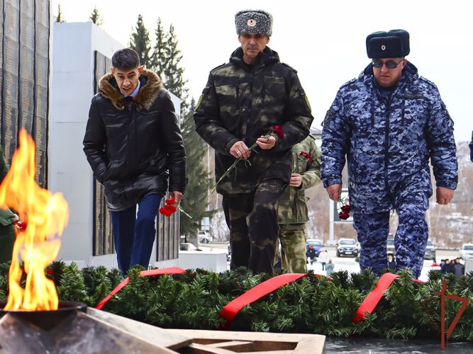 В Сибирском округе Росгвардии проходят мероприятия по случаю Дня Неизвестного солдата