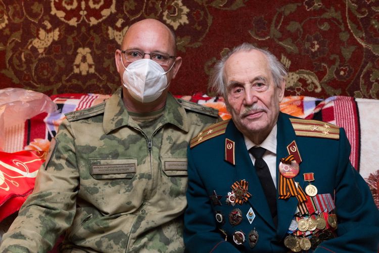 В Росгвардии провели праздничную видеоконференцию с ветераном