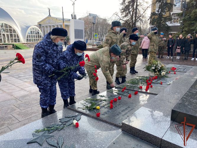 В День неизвестного солдата росгвардейцы приняли участие в памятных мероприятиях в регионах ЦФО