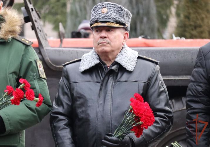 В открытии памятника маршалу Жукову принял участие командующий Уральским округом Росгвардии 