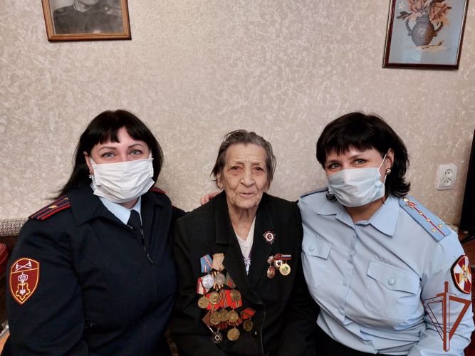В Самаре сотрудники вневедомственной охраны присоединились к всероссийской акции «С Новым годом, ветеран!»