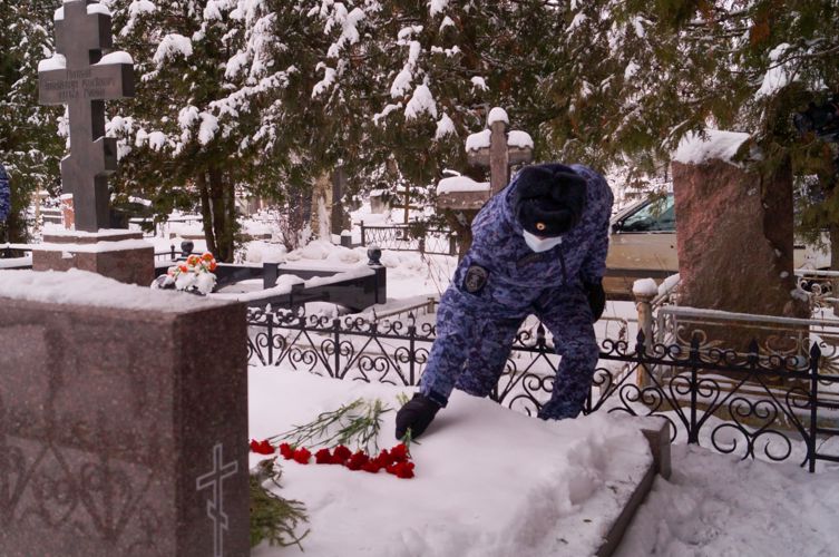 В столичном главке Росгвардии вспоминают павших героев